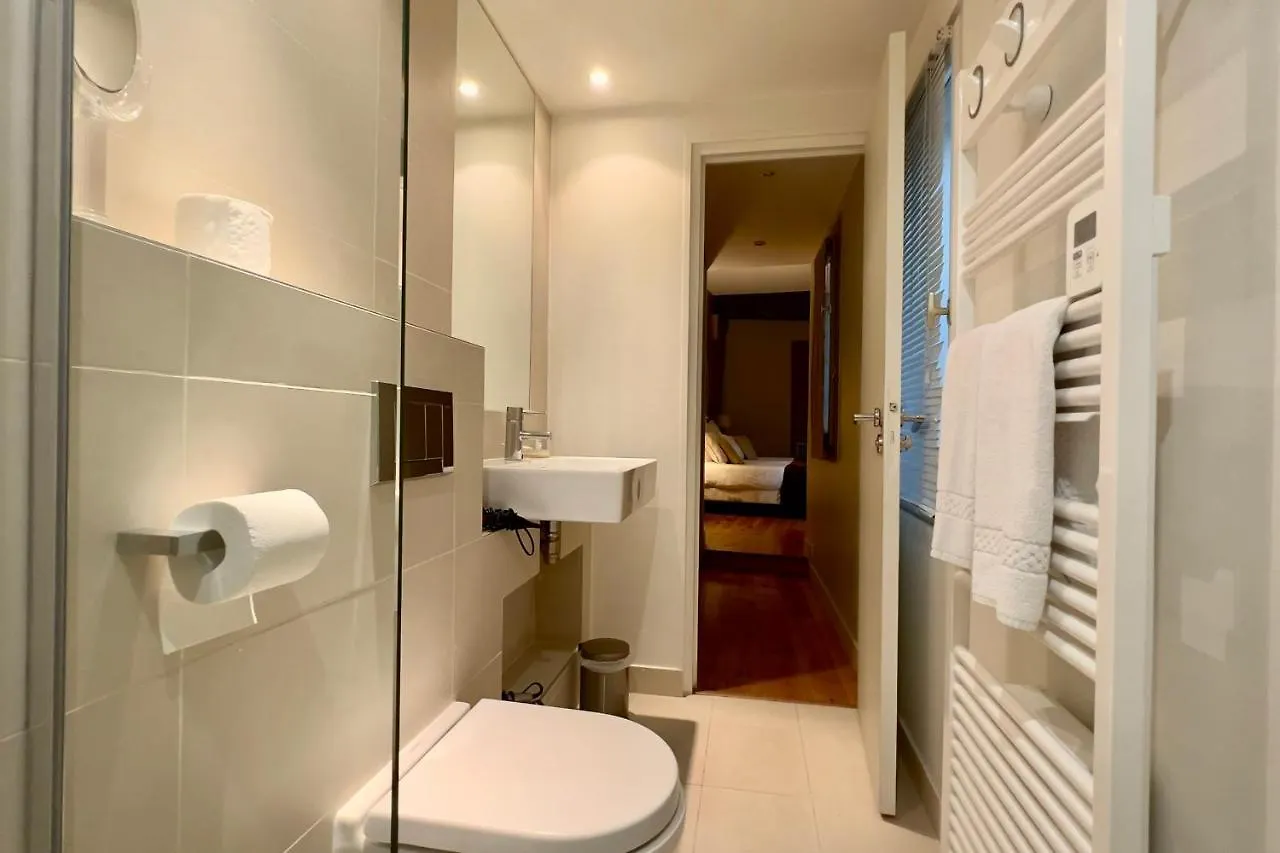 Louvre 3 Bedroom Pad A Terre Deluxe Aircon Apartment