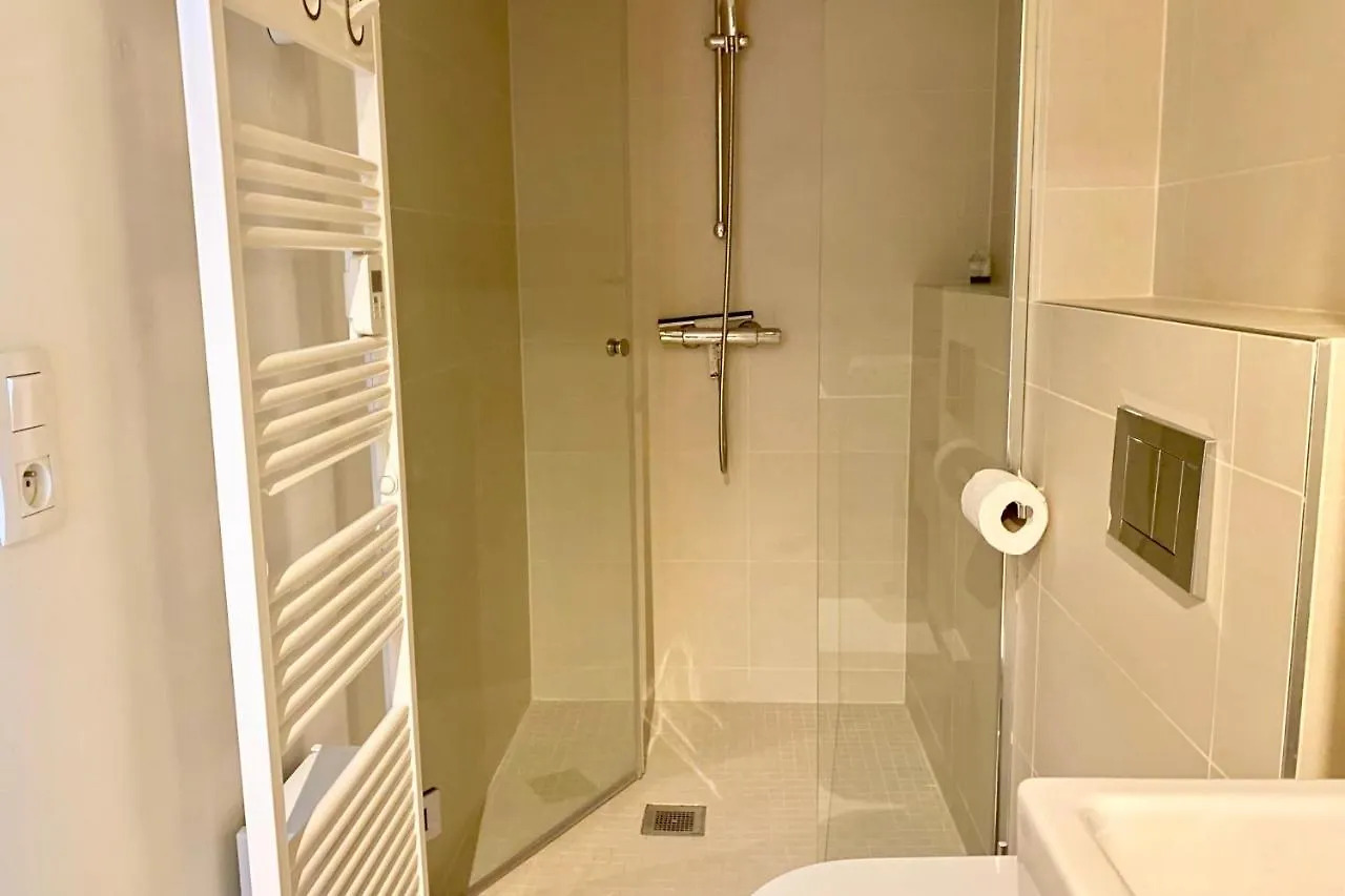 Apartment Louvre 3 Bedroom Pad A Terre Deluxe Aircon *