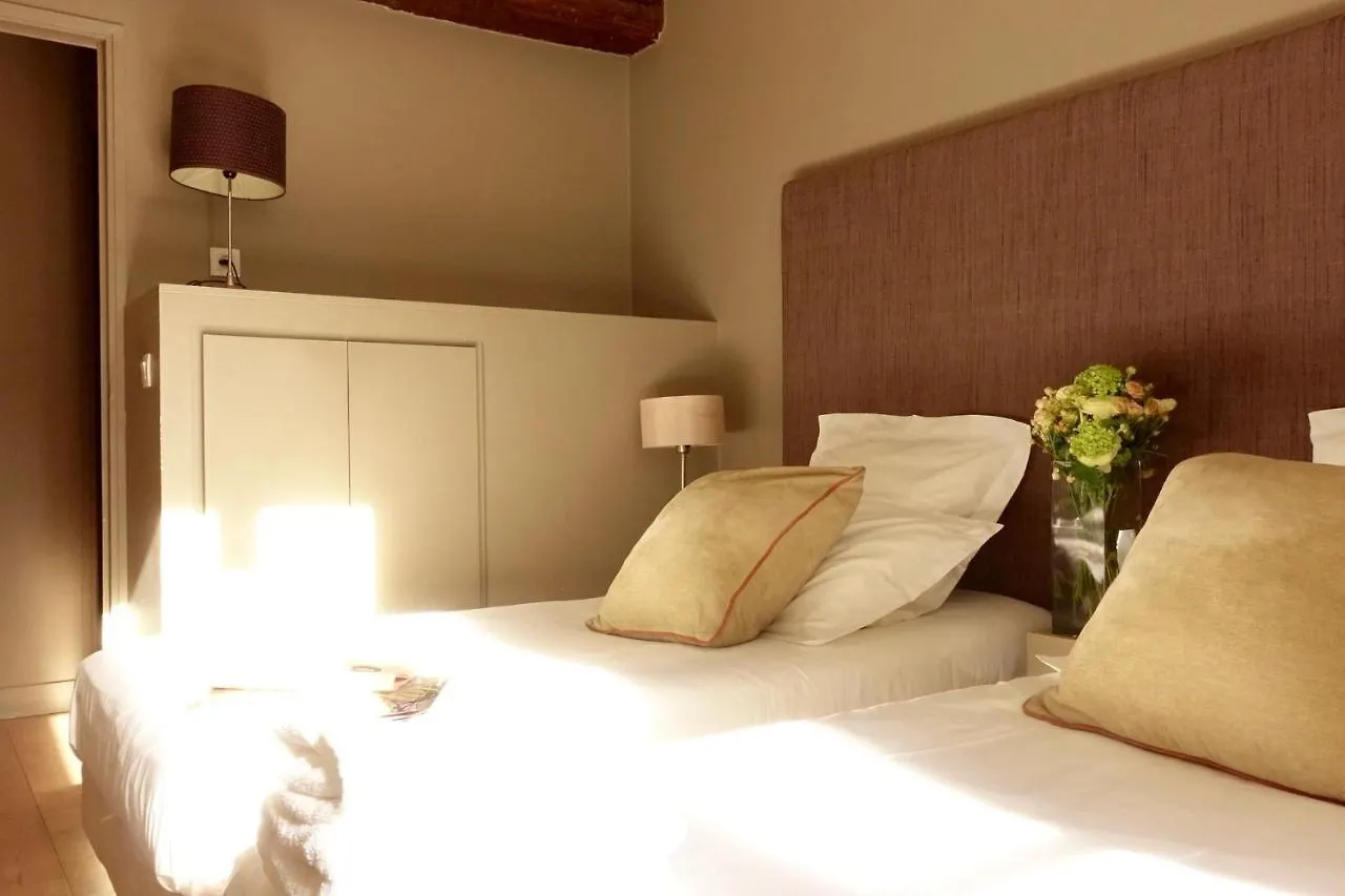 Louvre 3 Bedroom Pad A Terre Deluxe Aircon * Paris