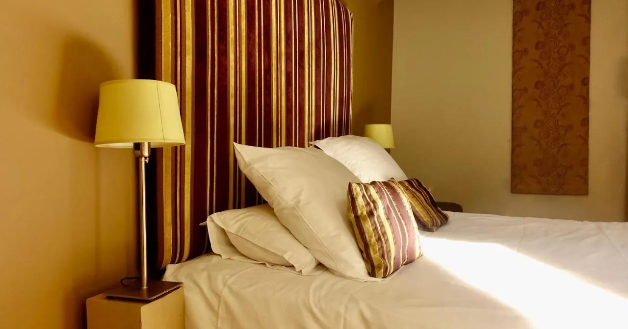 Louvre 3 Bedroom Pad A Terre Deluxe Aircon * Paris