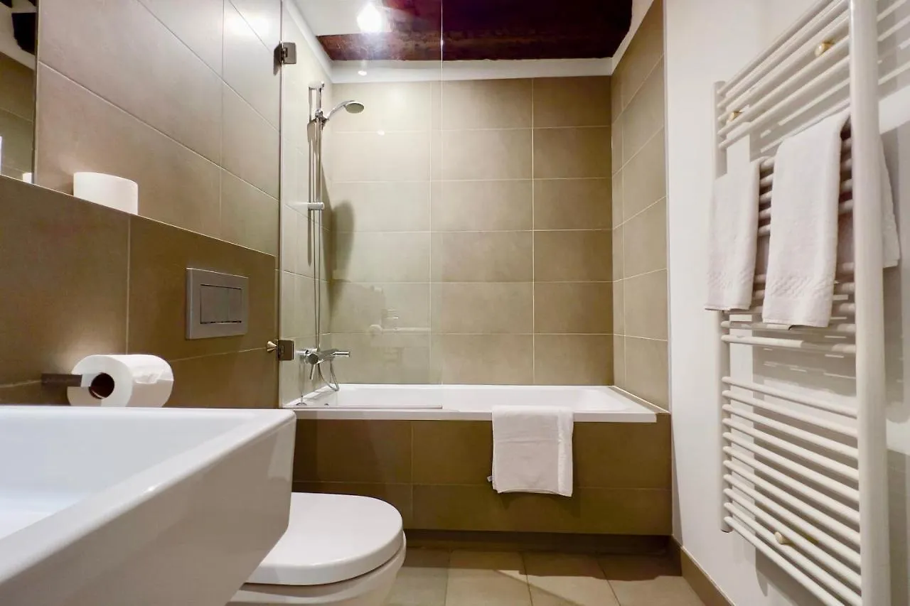 Apartment Louvre 3 Bedroom Pad A Terre Deluxe Aircon Paris