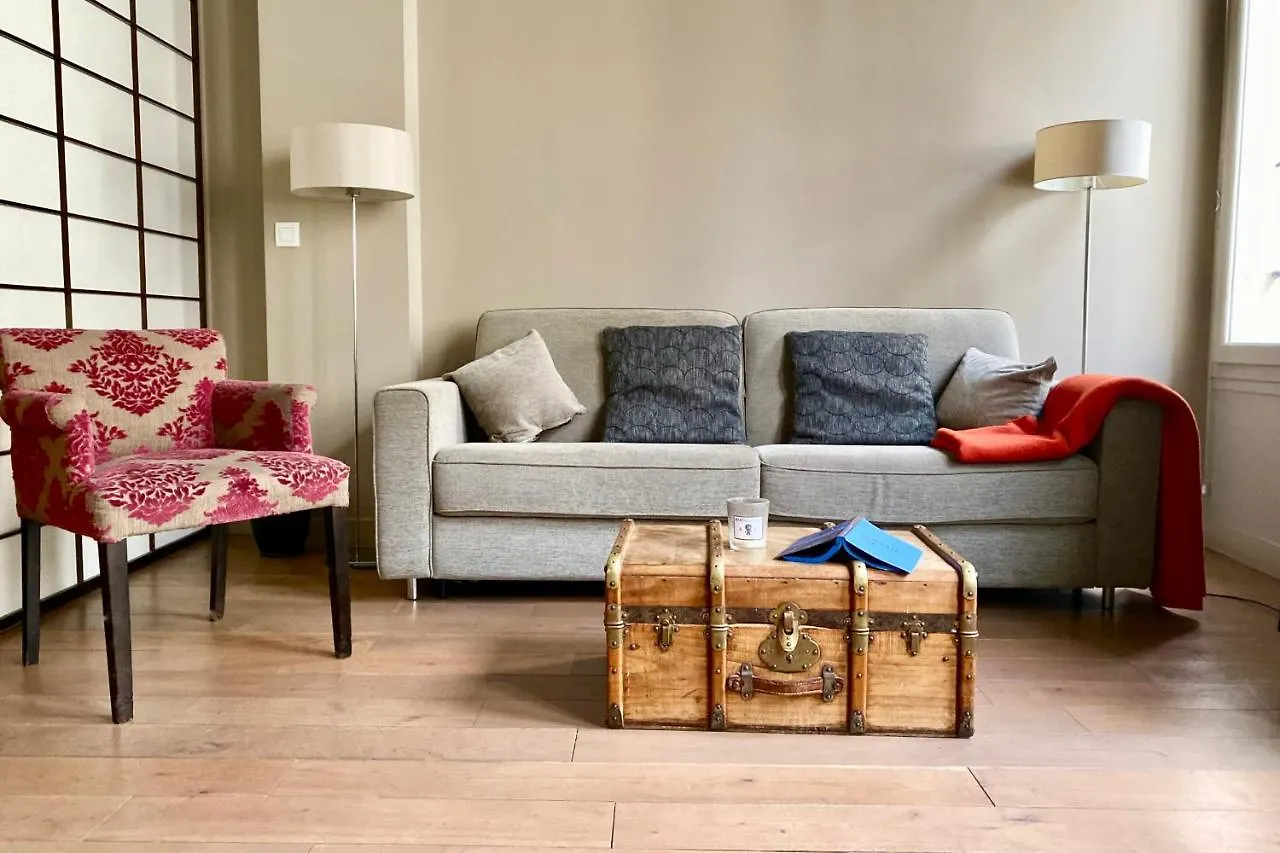 Daire Louvre 3 Bedroom Pad A Terre Deluxe Aircon *
